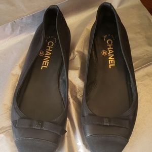 Black CHANEL cap-toe ballet flats
